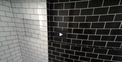 Видео - как смотрится плитка в чёрно-белых тонах в ванной.
