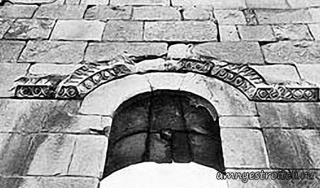 Как и почему разрушается каменный фасад