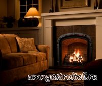 Камин в гостиной.