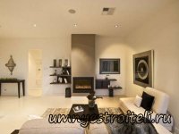 Камин в гостиной.