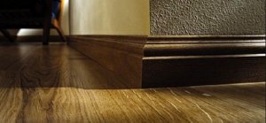 Как выбрать плинтус для пола?