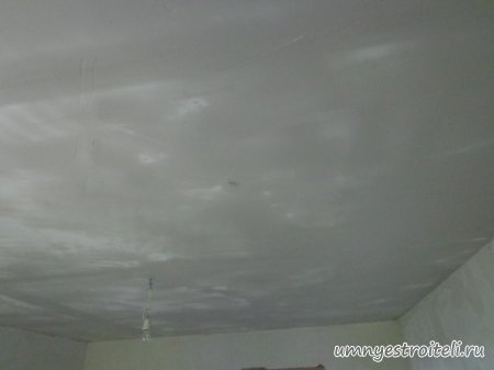 Сколько нужно финишной шпаклёвки на потолок в зал.