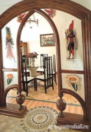 Боковая фрамуга в арке