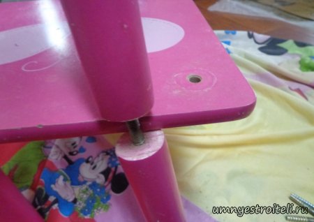 Поломалась спинка на детском стуле Поломалась спинка на детском стуле