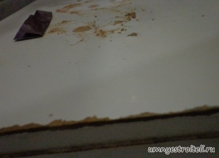 Снимаем с поверхности стола все вздутия