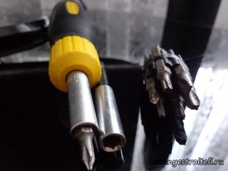 Реверсная отвёртка для сборки мебели