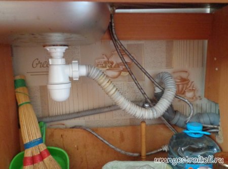 Воняет из раковины