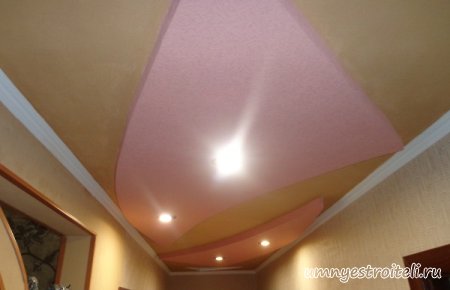 Трёх ярусный потолок из гипсокартона в коридоре