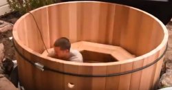 Как сделать небольшой бассейн из дерева на участке. + Видео