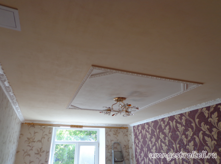 потолок из гипсокартона покрашенный бежевой краской