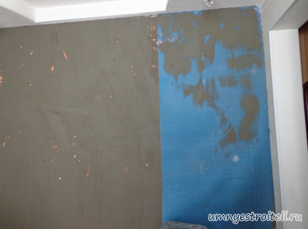 затапливаем сетку в штукатурку