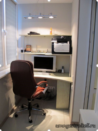 Рабочий кабинет на балконе