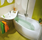 Маленькая ванная комната в салатовом цвете с вкрапление белого кафеля