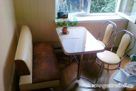 Дизайн маленькой кухни 18