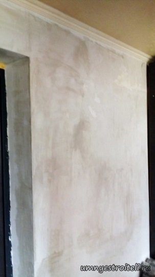 Шпаклёвка стен под обои в коридоре
