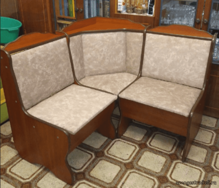 Перетяжка кухонного уголка на два посадочных места в микровелюр бока дерево