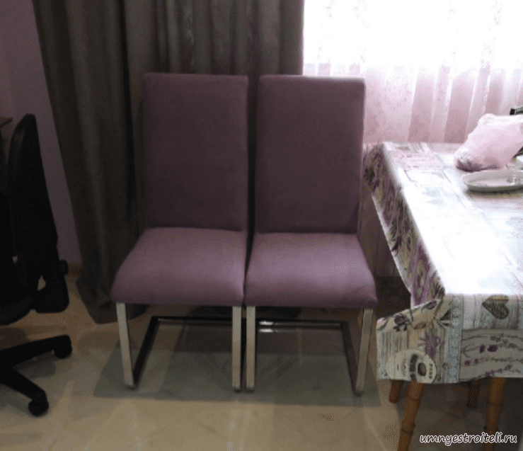 Перетяжка стульев со спинками без поручней в фиолетовый микровелюр