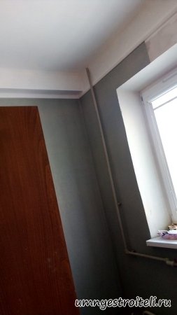 Оклейка стен обоями в серых тонах