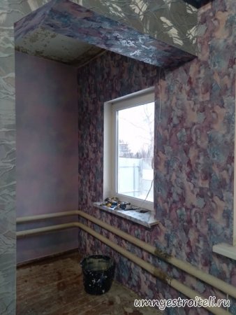 Оклейка стен голографическими обоями ниша