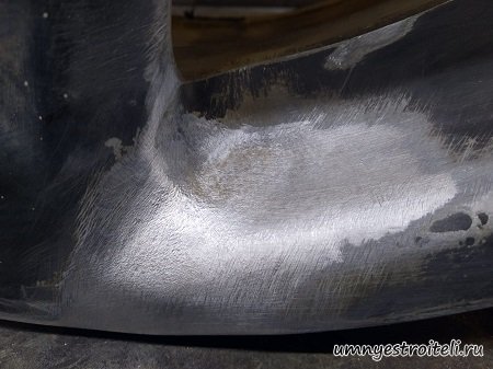 Устранили трещину и скол на автомобильном диске