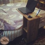 Прикроватный столик из натурального дерева