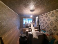 Капитальный ремонт помещения зал в Донецке стены обои, потолок гипсокартон с обоями, пол ламинат (2)