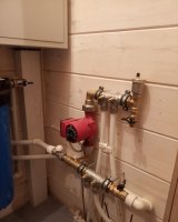 Установка насоса на воду, добавочный насос для напора