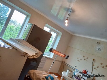 Оклейка кухни обоями в куйбышевском районе Донейка частный сектор